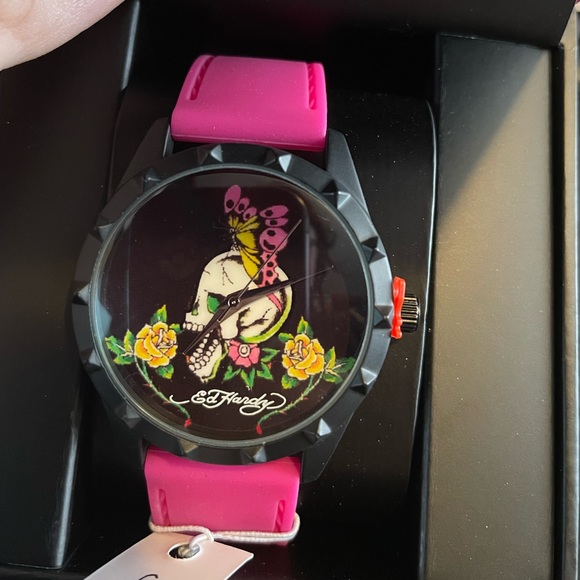 Ed Hardy Women’s Skull Watch NWT - Picture 2 of 7